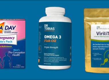 Suplement płodności, suplementy Omega 3 i herbata płodności na niebieskim tle