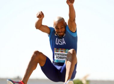 Roderick Townsend-Roberts z USA w akcji w finale Skoku w dal mężczyzn T47